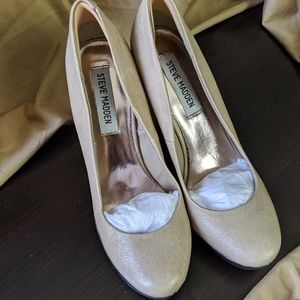 Steve Madden platform pumps